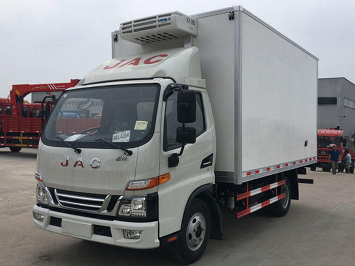 江淮駿鈴V5 4.2米冷藏車