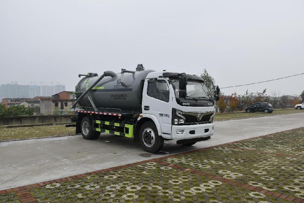 8.5方東風云內150馬力吸污車