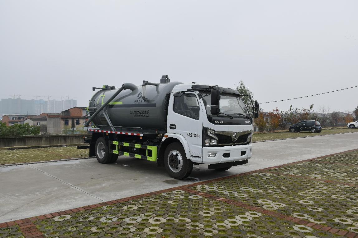 8.5方東風云內170馬力吸污車