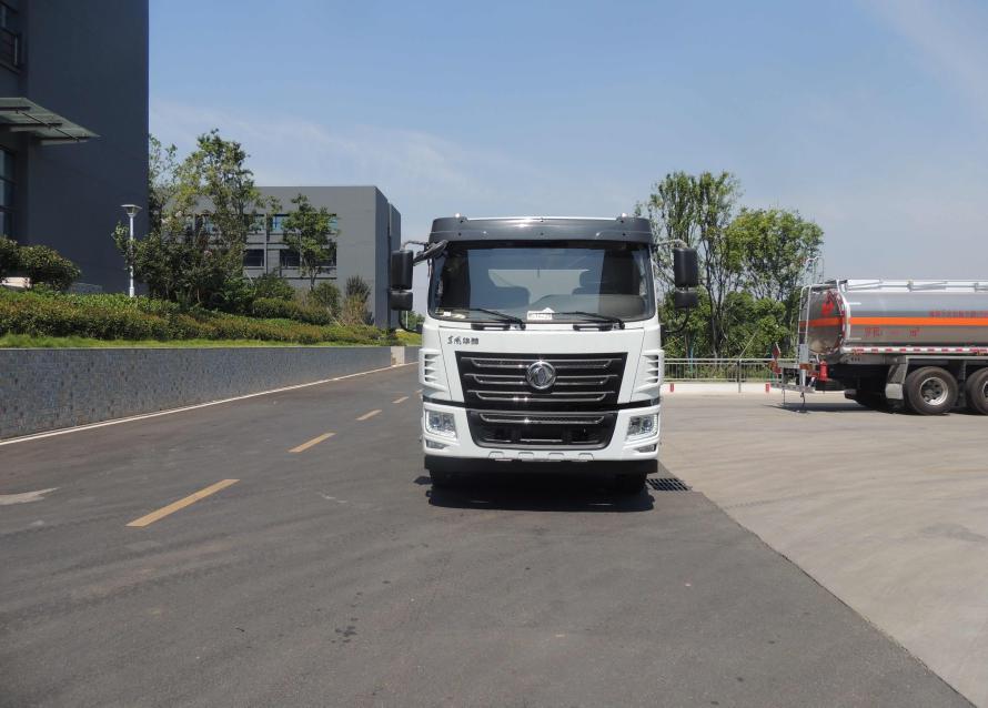 東風(fēng)六缸灑水車，六缸華神灑水車，15噸灑水車廠家報(bào)價(jià)